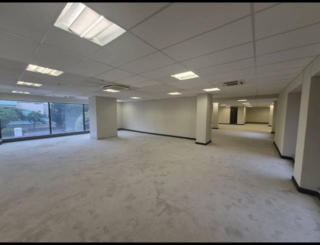 2,470M² OFFICE TO LET IN PARKTOWN